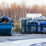Kontenery na śmieci i gruz – jak efektywnie segregować odpady?