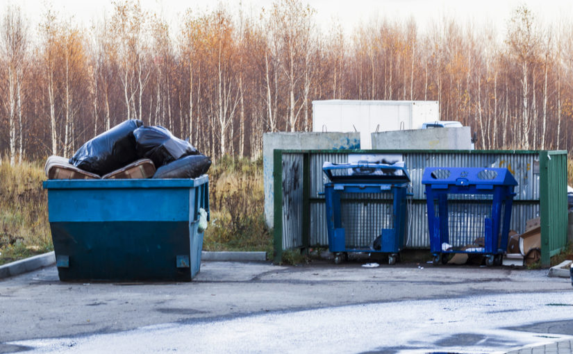 Kontenery na śmieci i gruz – jak efektywnie segregować odpady?